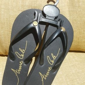 Anne Cole black flip flops size 8